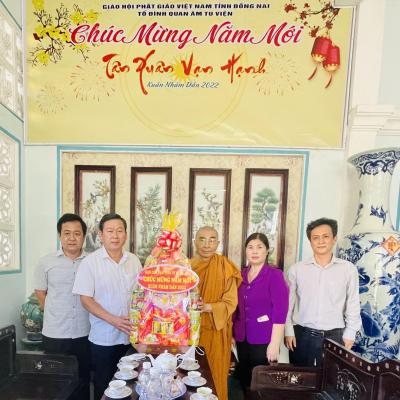Ban Dân Vận Tỉnh Ủy tỉnh Đồng Nai, Ban Tôn Giáo Tỉnh, cùng các cơ quan ban ngành đoàn thể đến thăm, chúc Tết chư Tăng Ni Tổ Đình Quan Âm Tu Viện trước thềm năm mới 2022